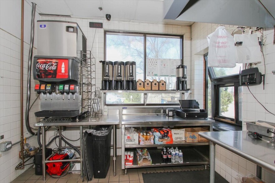 More Photos Of 720 E Rand Rd, Mount Prospect Fast Food For Sale