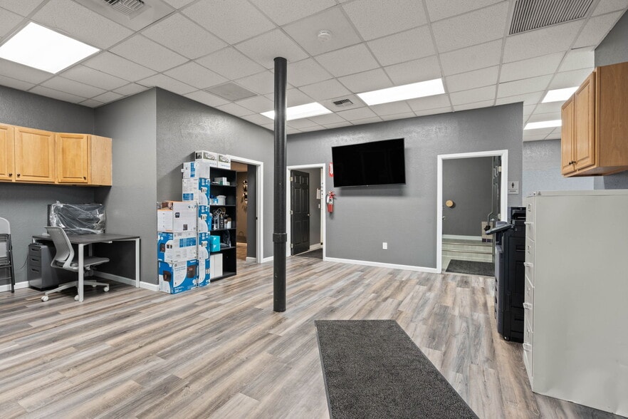 More Photos Of 630 W Shannon Ave, Spokane General Retail For Sale