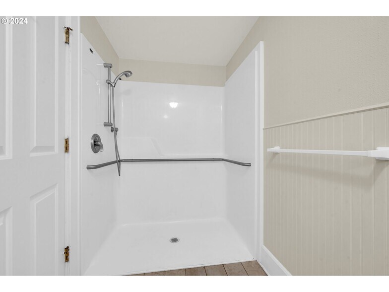 More Photos Of 1396 Charnelton St, Eugene Office For Lease