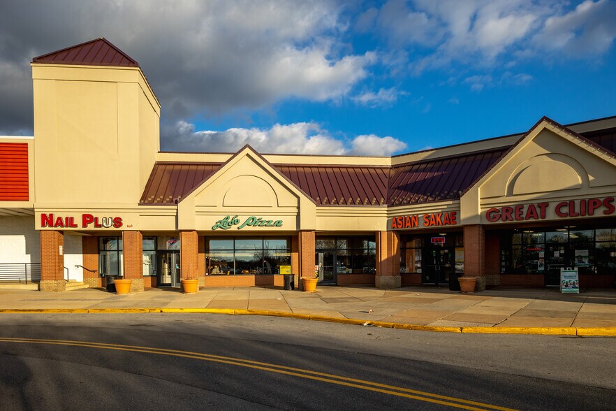 More Photos Of 405 Center St, Westminster Unknown For Lease