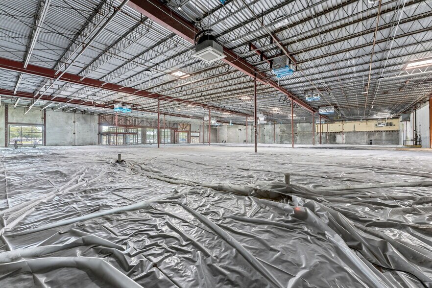 More Photos Of 2519 N McMullen Booth Rd, Clearwater Freestanding For Lease