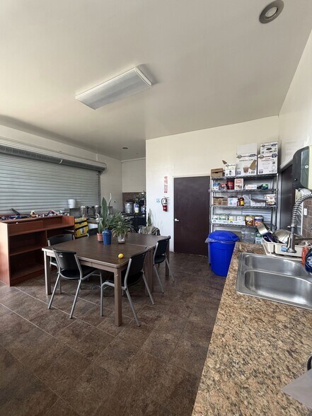 More Photos Of 1036 E Compton Blvd, Compton Storefront Retail Office For Lease