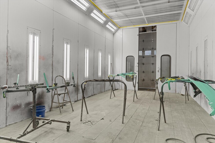 More Photos Of 212 Everett St, Revere Auto Repair For Sale