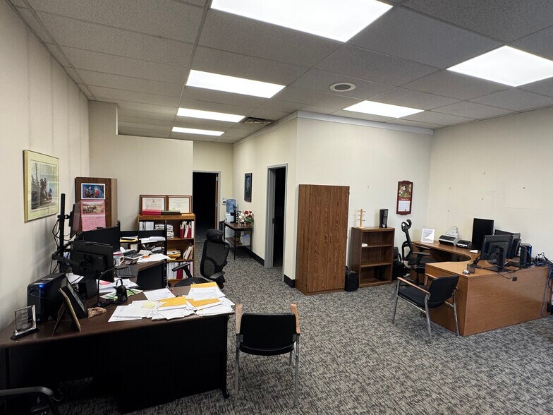 More Photos Of 1495 Madison Ave, Fort Atkinson Unknown For Lease