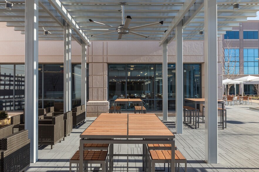 More Photos Of 13865 Sunrise Valley Dr, Herndon Office For Sale