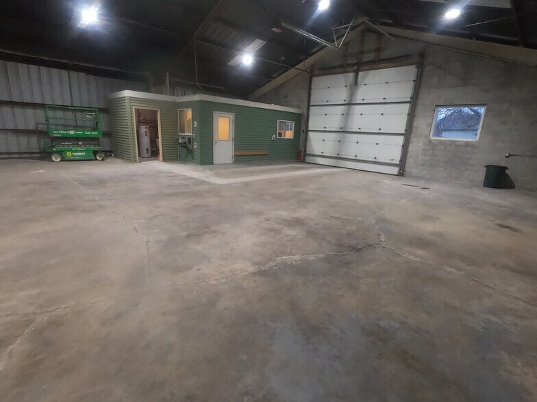 More Photos Of 109 S 11th Ave, Maywood Warehouse For Sale