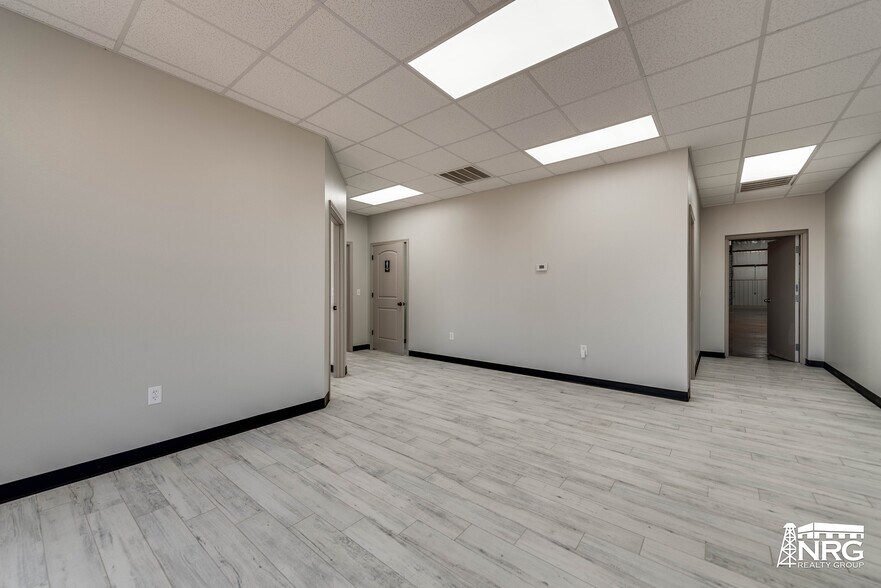 More Photos Of 2810 County Rd 130 rd, Midland Warehouse For Sale
