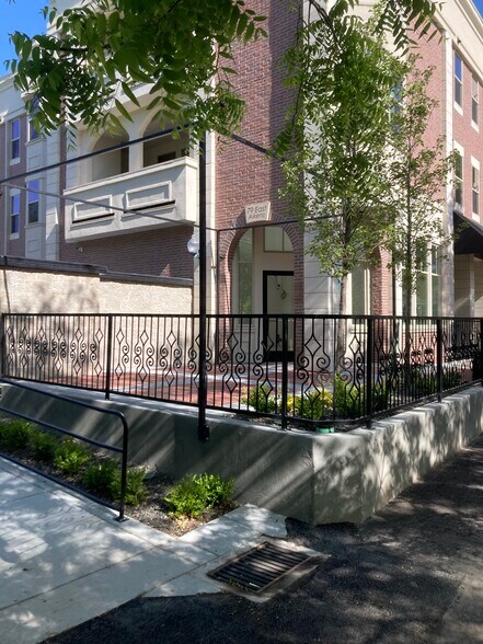 More Photos Of 79 Aikens Rd, Eagle Storefront Retail Office For Sale