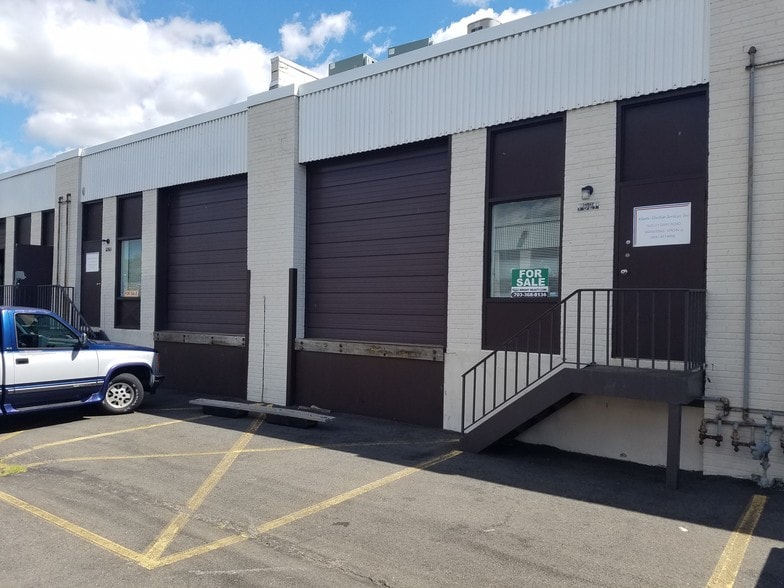 Primary Photo Of 7527 Gary Rd, Manassas Warehouse For Sale