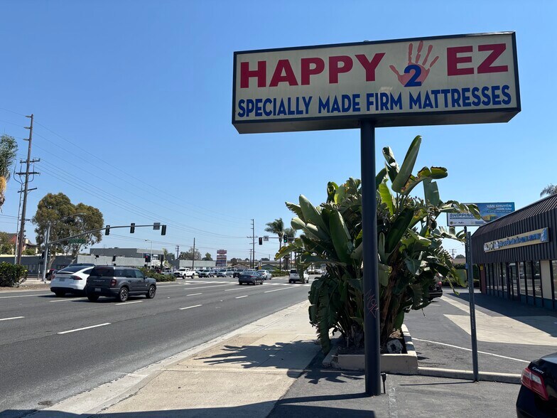 More Photos Of 14191 Beach Blvd, Westminster Freestanding For Sale