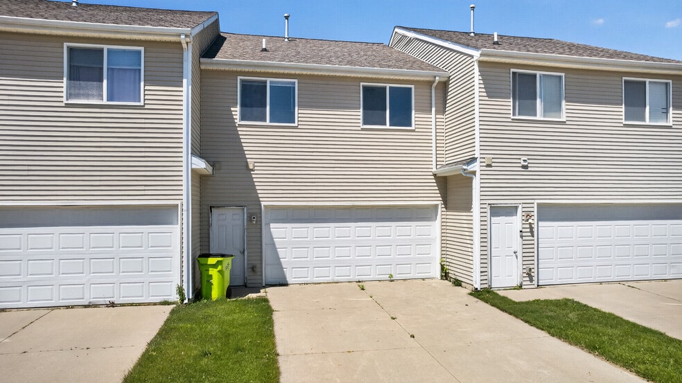 More Photos Of 9295 Cedar Creek Ct, Swartz Creek Apartments For Sale