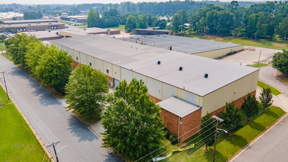 More Photos Of 315 Kettering Rd, High Point Manufacturing For Lease