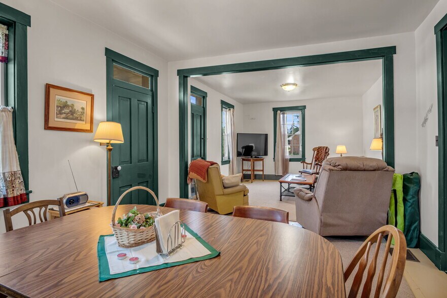 More Photos Of 3 Orchard Rd, Liverpool Winery Vineyard For Sale