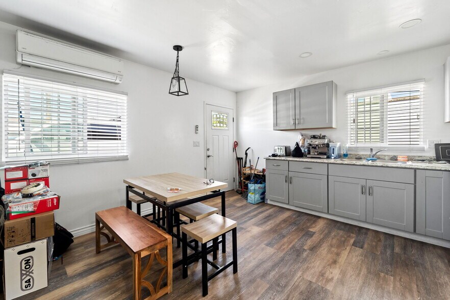 More Photos Of , San Ysidro General Retail For Sale