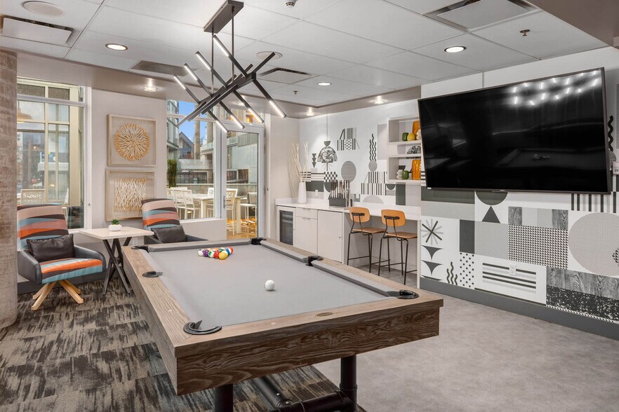 More Photos Of 989 112th Ave NE, Bellevue Apartments For Lease