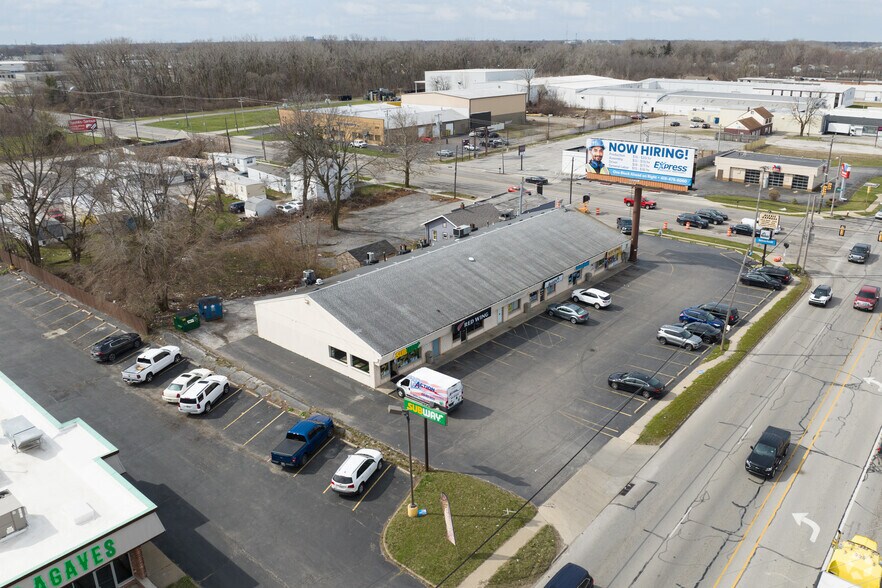 More Photos Of 20-24 E Alexis Rd, Toledo Freestanding For Lease