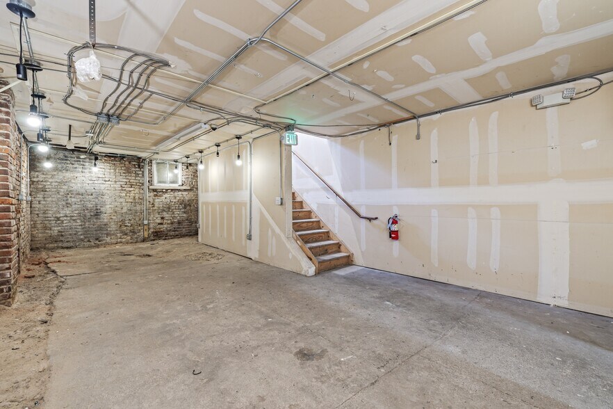 More Photos Of 238 N Broadway, Denver Storefront Retail Office For Lease