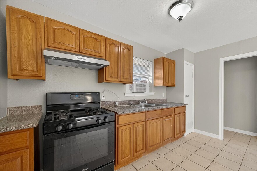 More Photos Of 8814 Manus St, Houston Apartments For Sale