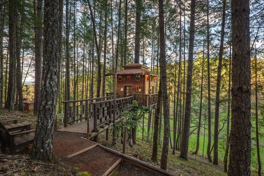 More Photos Of 3305 Dick George Rd, Cave Junction Hospitality For Sale