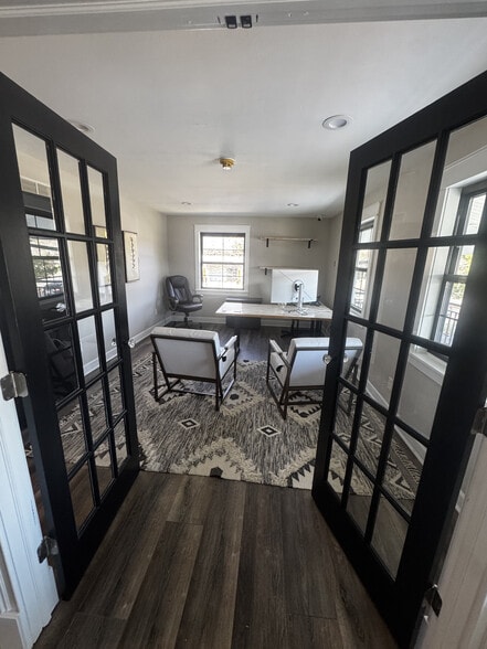 More Photos Of 453 N Lindbergh Blvd, Creve Coeur Office For Sale