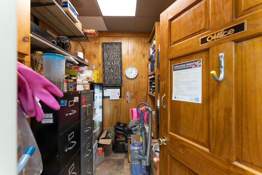 More Photos Of 140 E Felton Rd, Cartersville Restaurant For Sale