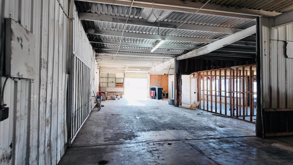 More Photos Of 1520 S Central Ave, Oklahoma City Manufacturing For Sale