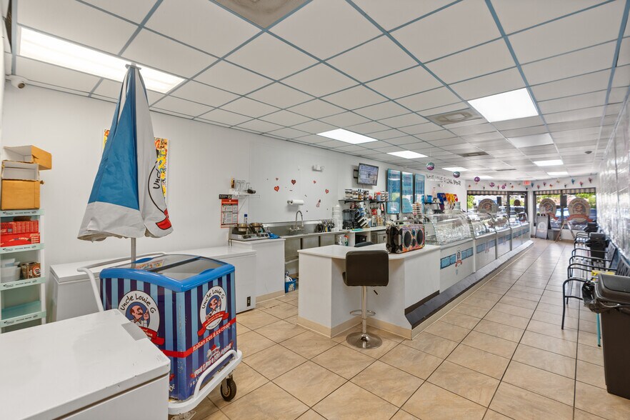 More Photos Of 9866 W Sample Rd, Coral Springs Storefront Retail Office For Lease