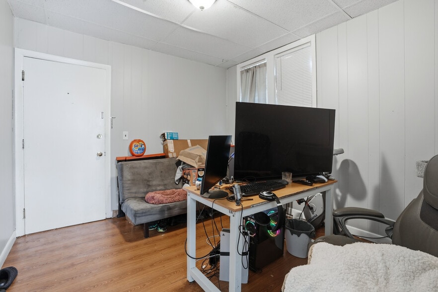 More Photos Of 632 Fall River Ave, Seekonk Apartments For Sale