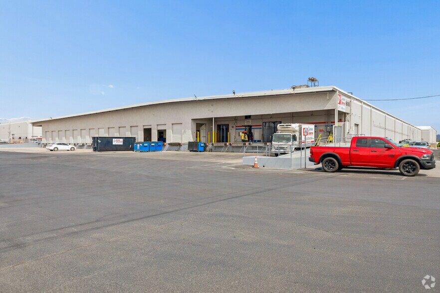 More Photos Of 6065 Polaris Ave, Las Vegas Distribution For Lease