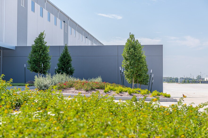 More Photos Of Brookshire Rd, Brookshire Unknown For Lease