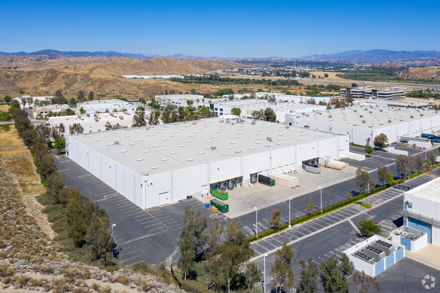 More Photos Of 28145 W Harrison Pky, Valencia Warehouse For Lease