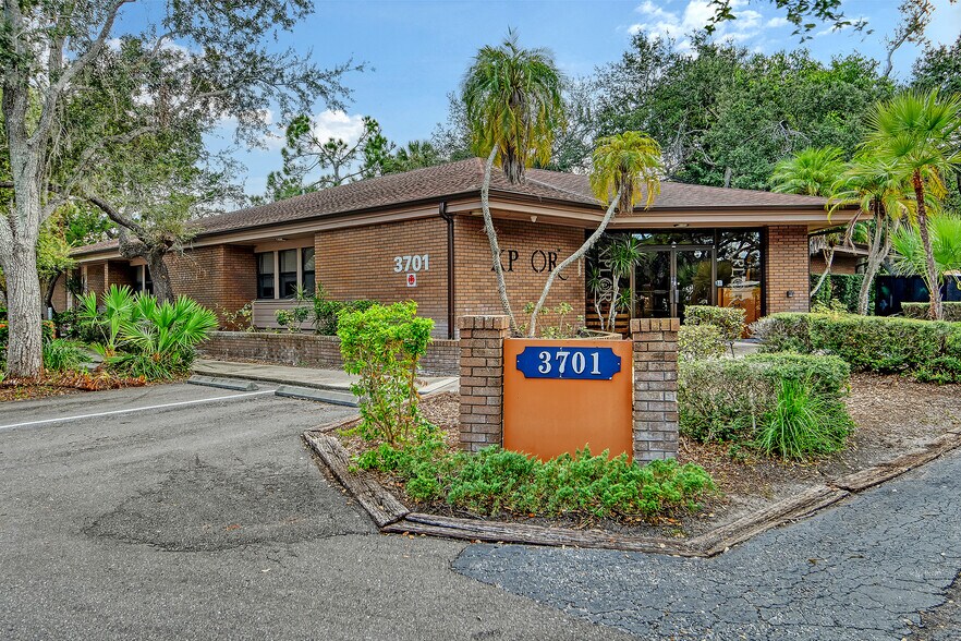 More Photos Of 3639-3711 Cortez Rd W, Bradenton Office For Lease