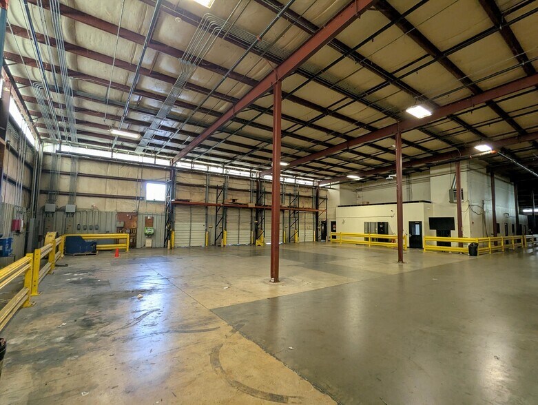 More Photos Of 4208 Murchison Rd, Fayetteville Warehouse For Sale