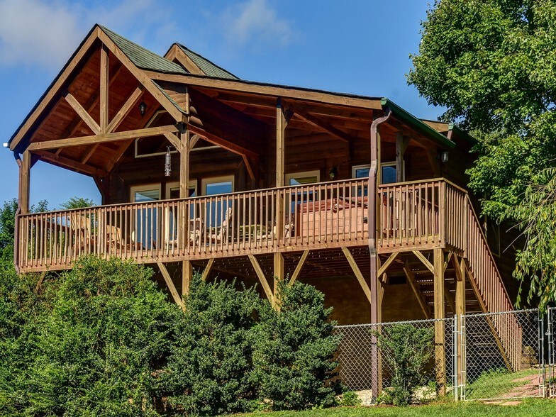 More Photos Of 242 Barkwells Ln, Mills River Hotel For Sale