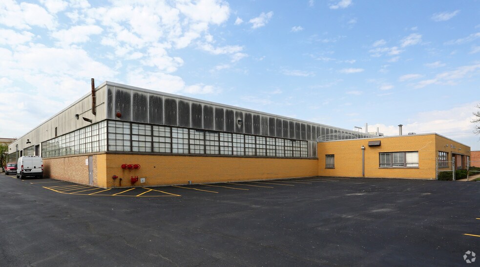 More Photos Of 6350 Kirk St, Morton Grove Manufacturing For Lease
