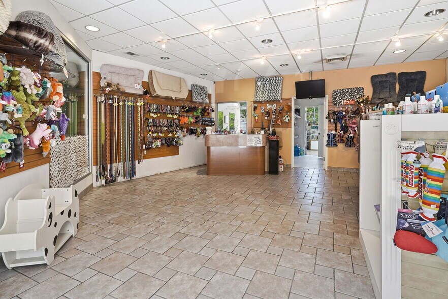 More Photos Of 200 E Main St, Mount Kisco Freestanding For Sale