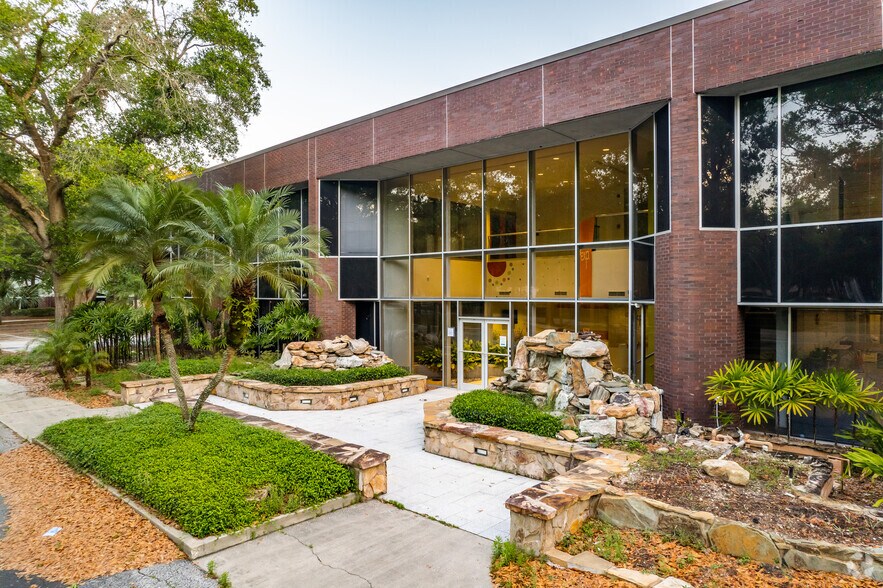 More Photos Of 2601 Westhall Ln, Maitland Office For Lease