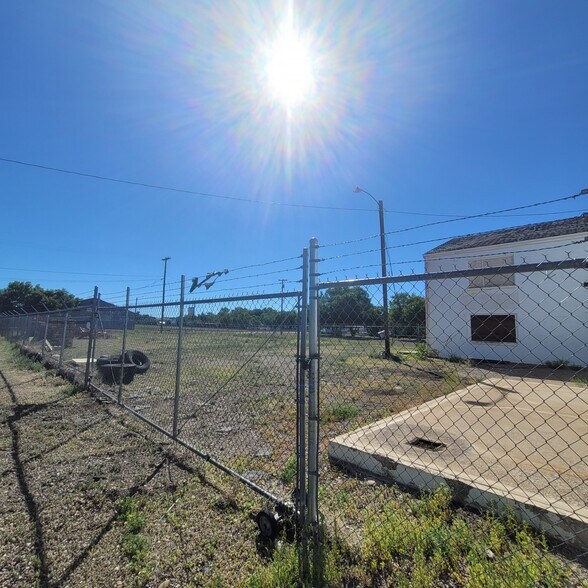 More Photos Of 116 Bay Dr, Great Falls Industrial For Lease