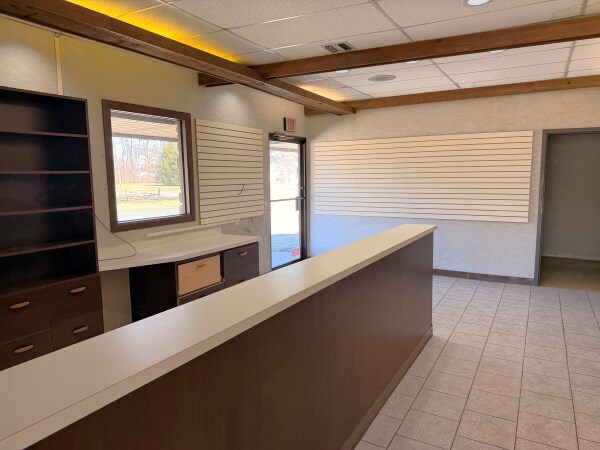 More Photos Of 421 5th St, Centuria Veterinarian Kennel For Sale