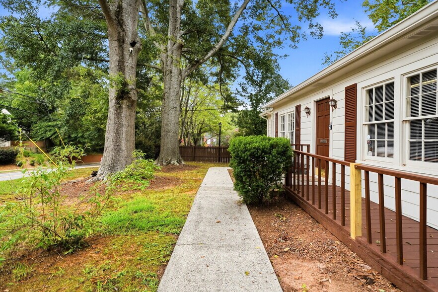 More Photos Of 255 Norcross St, Roswell Office For Lease