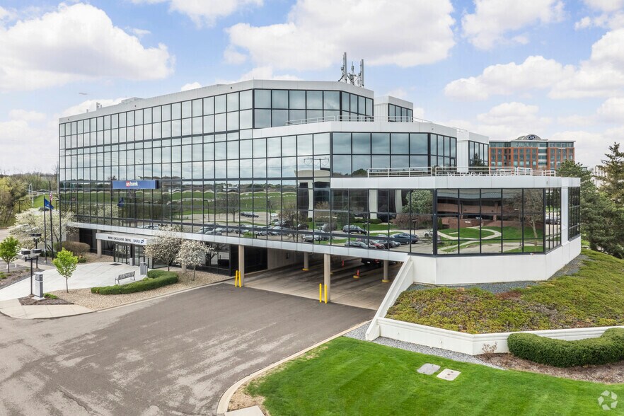 More Photos Of 8000 Excelsior Dr, Madison Office For Lease