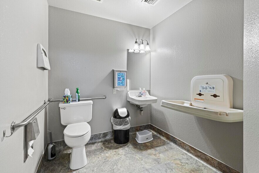 More Photos Of 1045 Live Oak Blvd, Yuba City Medical For Lease
