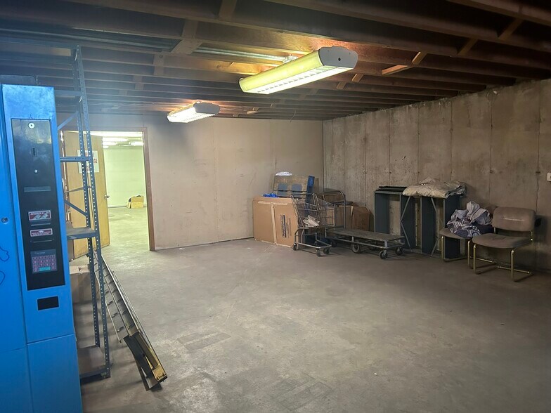 More Photos Of 420 S Federal Blvd, Denver Office For Sale