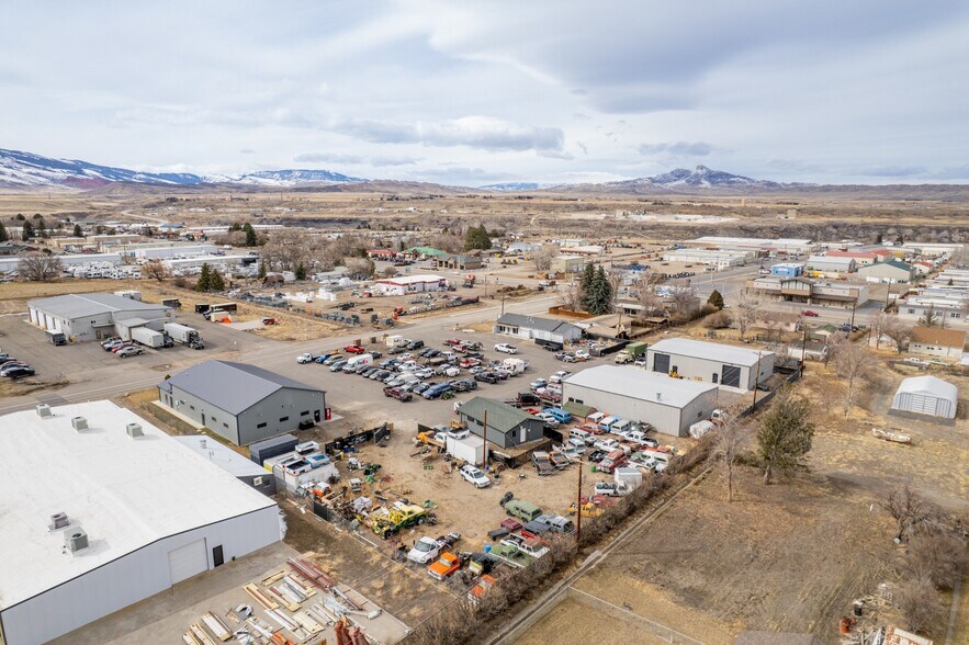 More Photos Of 528 Blackburn St, Cody Auto Repair For Sale