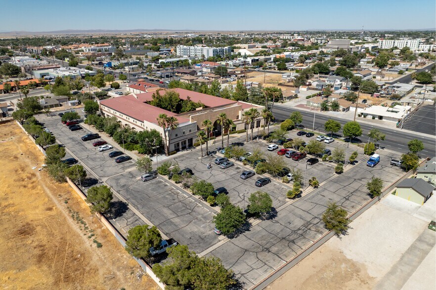 More Photos Of 44725 10th St W, Lancaster Medical For Sale