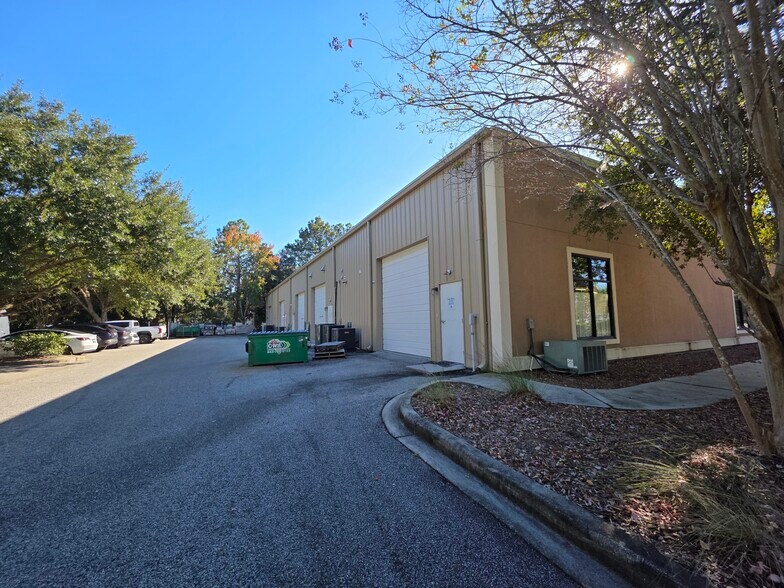 More Photos Of 4375 Bluffton Pky, Bluffton Storefront For Lease