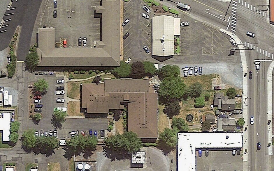 Primary Photo Of 212 Glacier Ave N, Eatonville Apartments For Sale