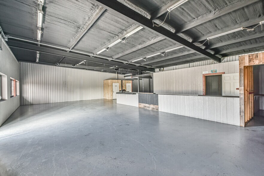 More Photos Of 3762 Highway 19, Riverside General Retail For Sale