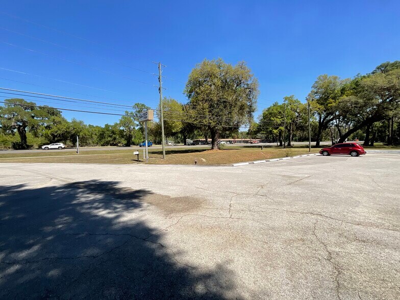 More Photos Of 1740 E Jefferson St, Brooksville Restaurant For Sale