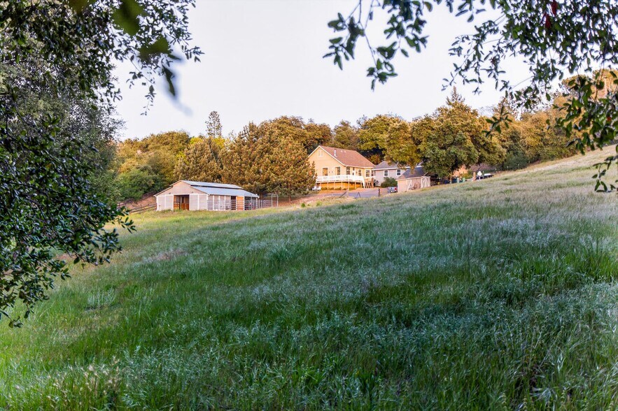 Primary Photo Of 25350 Mesa Grande Rd, Santa Ysabel Land For Sale